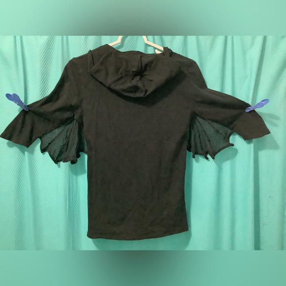 Kreepsville 666 batwing top with hood. - Picture 2 of 6